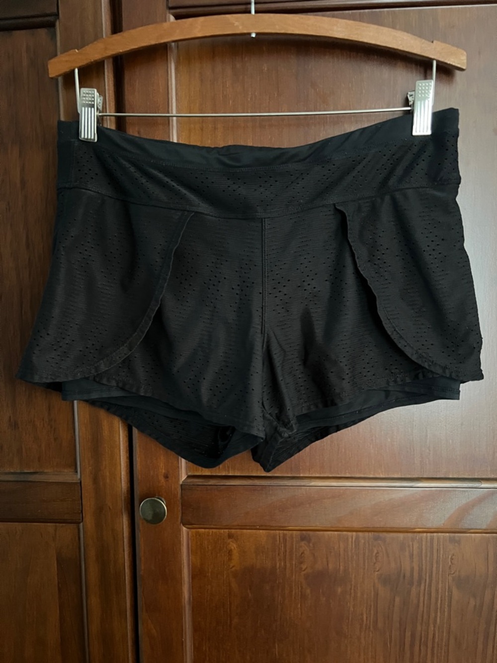 Athleta Women’s Black Activewear Performance Running Shorts M